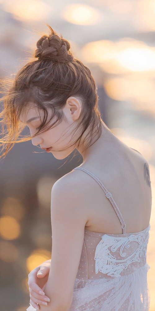 AYX体育官网-《电竞硬件设备不断创新，专业电竞装备成为趋势》，电竞设备测评