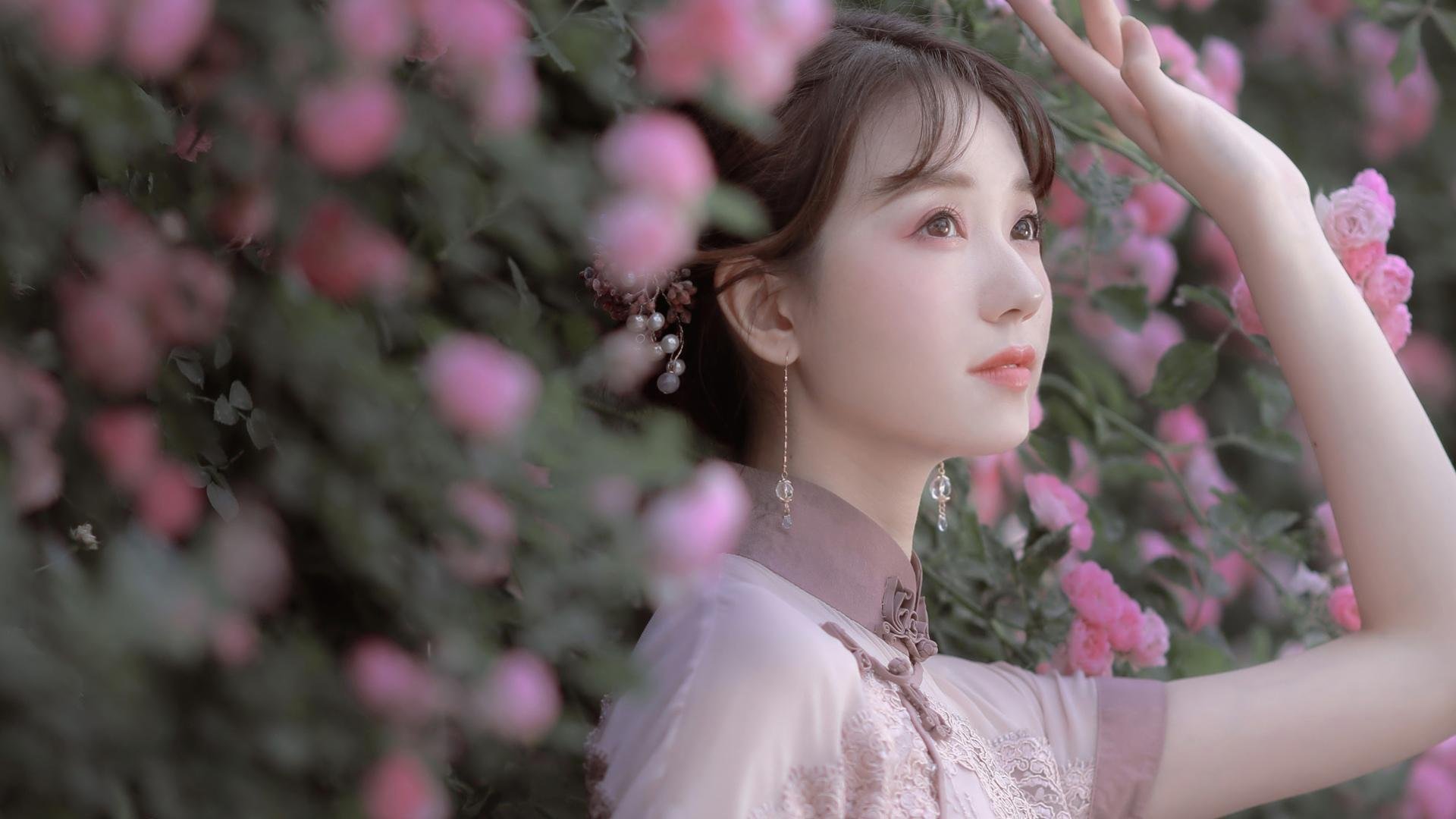 爱游戏中国官方网站平台-洛特·科佩基在女子公路赛中获得铜牌，洛佩特吉2018