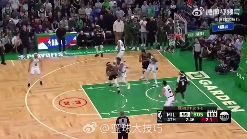 爱游戏官网:凯尔特人队斯玛特:如何在新球队展现自己的价值,赢得认可,成为球队的重要一员?的简单介绍 爱游戏官网:凯尔特人队斯玛特:如何在新球队展现自己的价值,赢得认可,成为球队的重要一员?的简单介绍