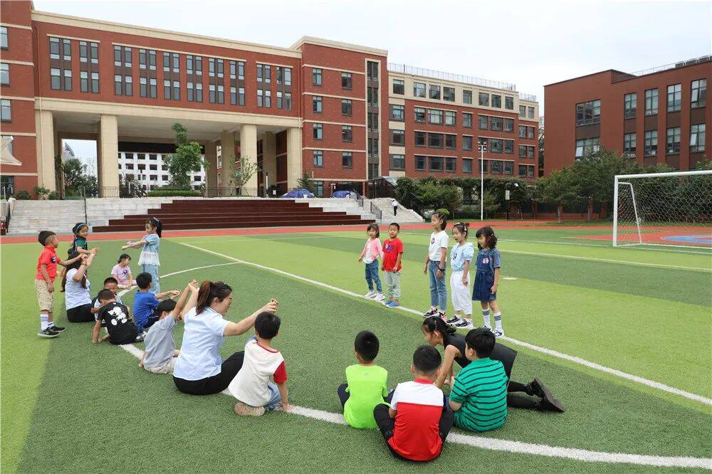 爱游戏：挑战与机会并存：运动员在新环境中的适应