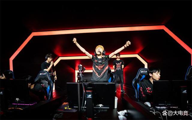 爱游戏入口:《英雄联盟》洲际赛:LPL与LCK战队的巅峰对决的简单介绍 爱游戏入口:《英雄联盟》洲际赛:LPL与LCK战队的巅峰对决的简单介绍